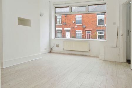 2 bedroom House To Let - Photo 2