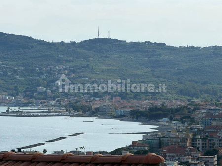 Trilocale piazza Santa Caterina 11, Cervo - Photo 2