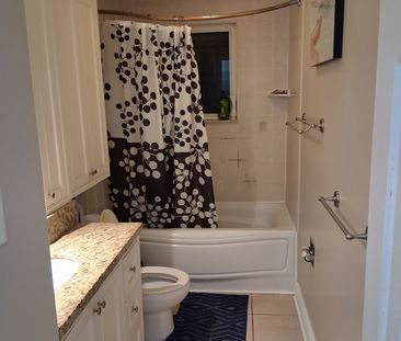 For Lease - 49 Athlone Avenue, Brampton, Ontario - Photo 6