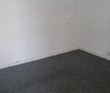 2 bedroom semi-detached house to rent - Photo 6