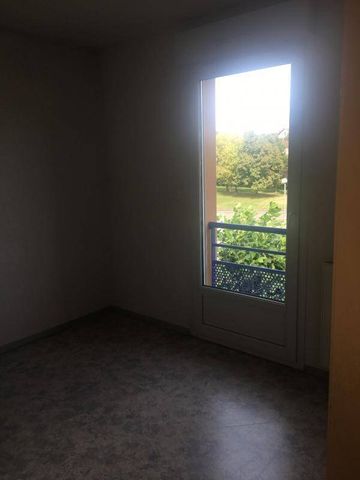 Location appartement t2 39 m² à Villefranche-de-Rouergue (12200) - Photo 2