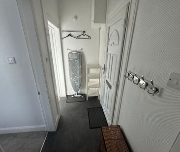 1 Bedroom Property To Rent - Photo 3