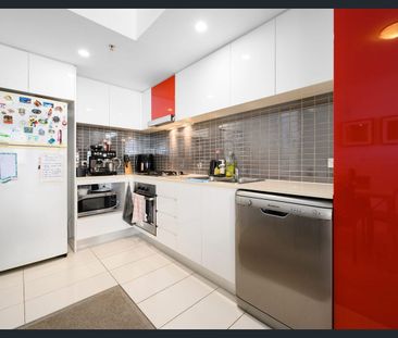 Luxurious Living in Southport Unit - Photo 5