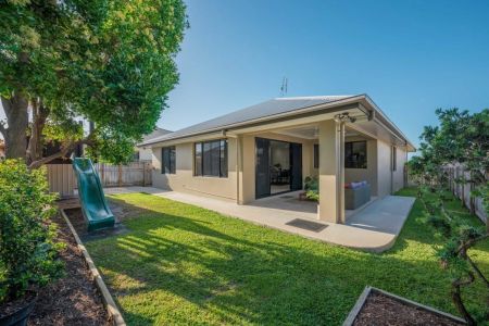 3 Dugong Crescent, Mount Louisa. - Photo 2