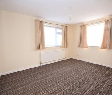 3 bedroom end of terrace house to rent - Photo 1