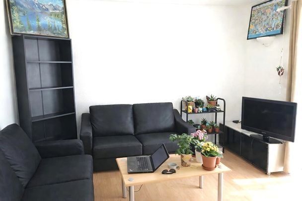 1 Bed Flat, Grove Street, SE8 - Photo 1