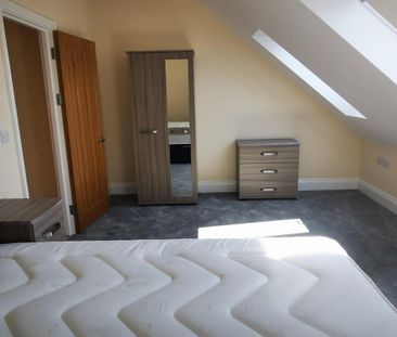 2 bedroom flat to rent - Photo 6