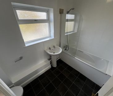 Thompson Close - Photo 1