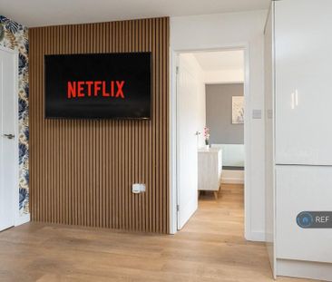 3 bedroom flat to rent - Photo 1