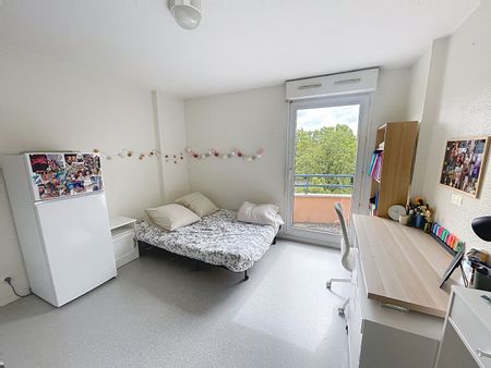 Apartment - Photo 2