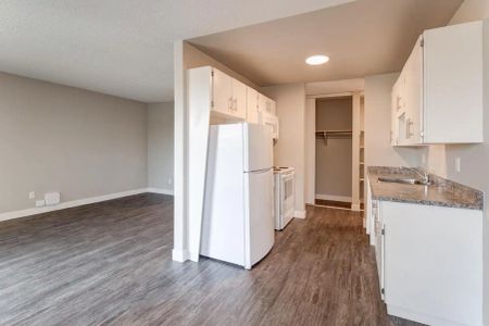 Blue Quill Pointe — 2-Bedroom Updated - Photo 5