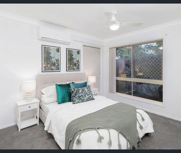 Spacious 4-Bedroom Family Home with Swimming Pool in Prime Calamval... - Photo 6