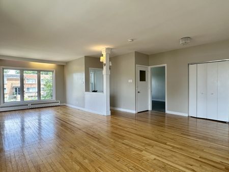 Côte-des-Neiges : Haut de duplex avec 3 chambres + bureau avec chauffage INCLUS, offert en location semi-meublée ! - Photo 5