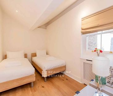 A beautiful four bedroom Mayfair Townhouse situated moments from Hyde Park. - Photo 2