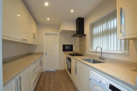 The Furrows, Harefield, UB9 - Photo 4