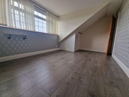 4 bedroom detached house to rent - Photo 2