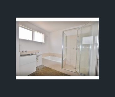 2 bedroom freshly painted and brand new carpets, very close to West... - Photo 5