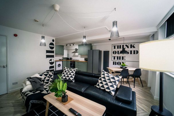 Flat 1, 148 Devonshire Street Room 2 - Photo 1