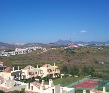 3 Bedroom Apartment For Rent in La Duquesa, Málaga - Photo 5