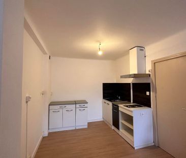 Location Appartement 1 pièce 43m² - Photo 3