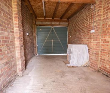 3 bedroom detached house to rent - Photo 2