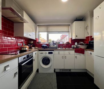 Guide Price £1,850 pcm - Available Now - Unfurnished - Photo 6