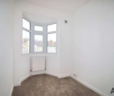 The Drive, Collier Row, RM5 - Photo 3