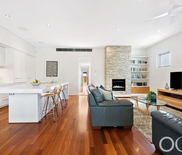 Open the Door to Architectural Brilliance - Photo 2