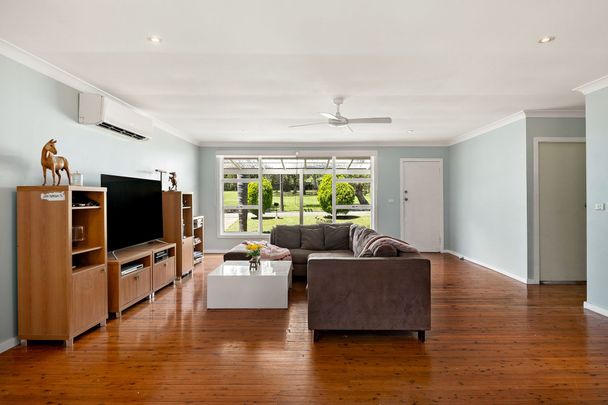 Spacious Single Level Family Home in Convenient Location - Photo 1