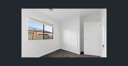 Modern Family Home with Four Bedrooms in Tarneit - Photo 3