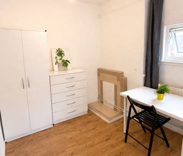 Room in a Shared House, Hanover Road, NW10 - Photo 2
