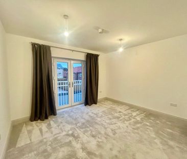 Spindle Avenue, Fleet, Hampshire, GU51 - Photo 1