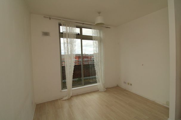 £1,100 - To Let - Photo 1