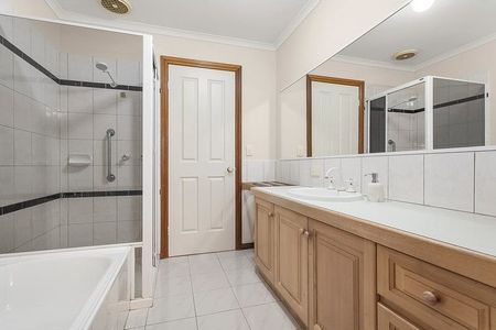 1/93 Ford Street, Ivanhoe - Photo 2