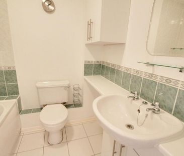 2 bedroom terraced house to rent - Photo 4