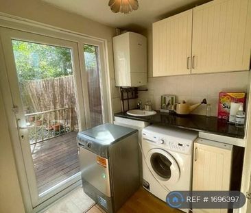 4 bedroom terraced house to rent - Photo 1