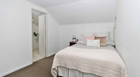 Sunny 1Bdr Studio - furnish or unfurnished - Photo 2