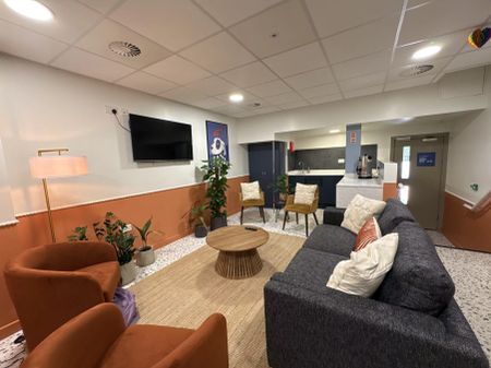 2 Bed Apartment - Photo 3