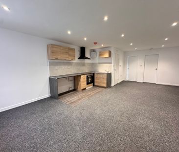 Broadmeadow Flats, Warstones Drive, Wolverhampton - Photo 3