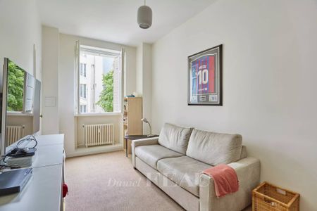 Location appartement, Paris 16ème (75016), 7 pièces, 232.01 m², ref 86990110 - Photo 2