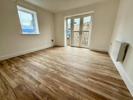 2 bedroom flat to rent - Photo 1