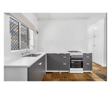 Modern Comfort in a Quiet Brooklyn Park Setting - Photo 4