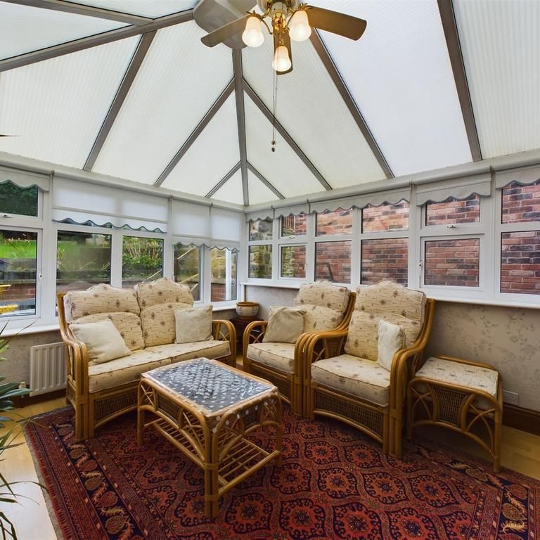 6 bedroom house to rent - Photo 1