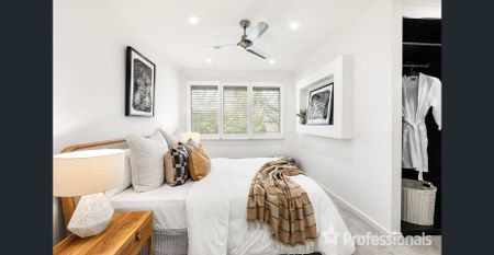 SOPHISTICATION AND STYLE - Photo 3