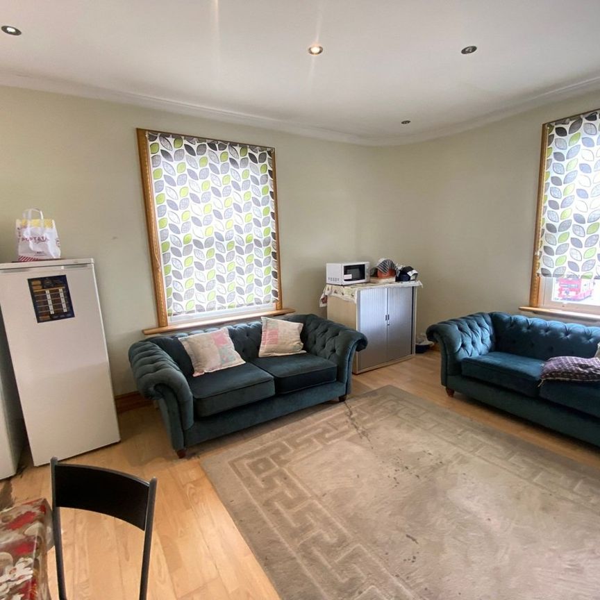 Room in a Shared House, St. James's Road, CR0 - Photo 1