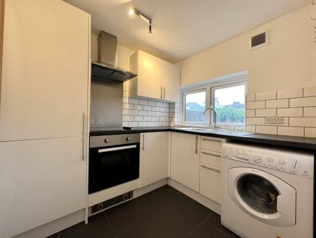 Clifton Hill, Central Brighton, BN1 3HR 2 bedroom flat to rent - Photo 3