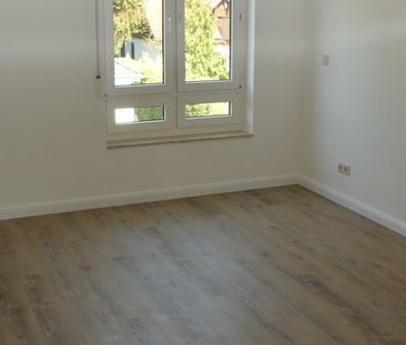 Sehr gepflegte 2,5-Zimmer-Dachwohnung mit BALKON und hochwertiger E... - Photo 6