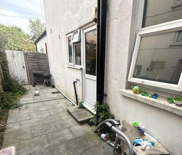 Studio to rent - Photo 6