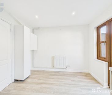 2 bedroom end of terrace house to rent - Photo 1