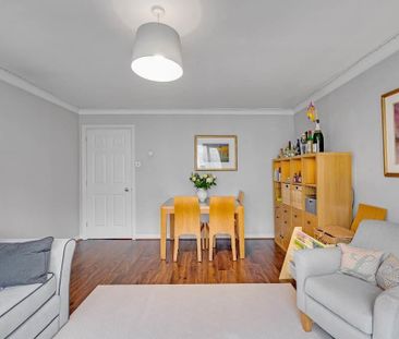 2 bedroom ground floor flat to rent - Photo 3